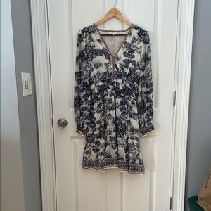 Elegant Blue and Cream Floral Dress